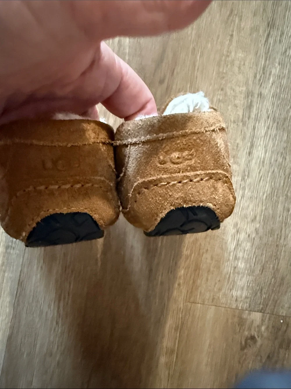 UGG Ansley Slip On Moccasin Slippers in chestnut size 13